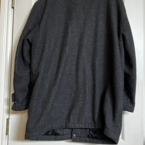 Weatherproof jacket - Picture 7 of 16